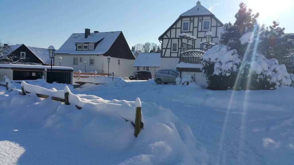 Hotel Gaestehaus Stolzenberg à Hallenberg Extérieur photo